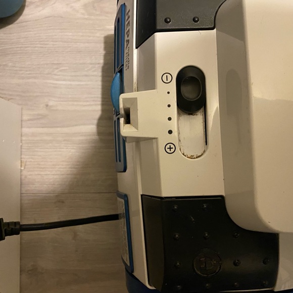 Bissell Cleanview Multi-Cyclonic Bagless Canister Vacuum - Picture 3 of 3